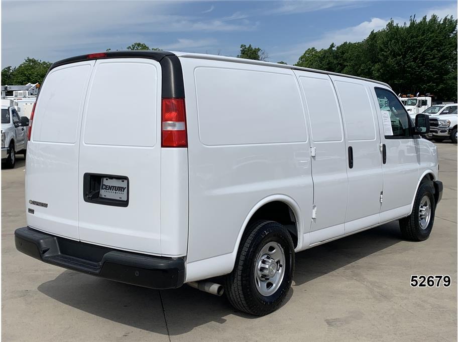 Used 2021 Chevrolet Express 2500 - photo 2