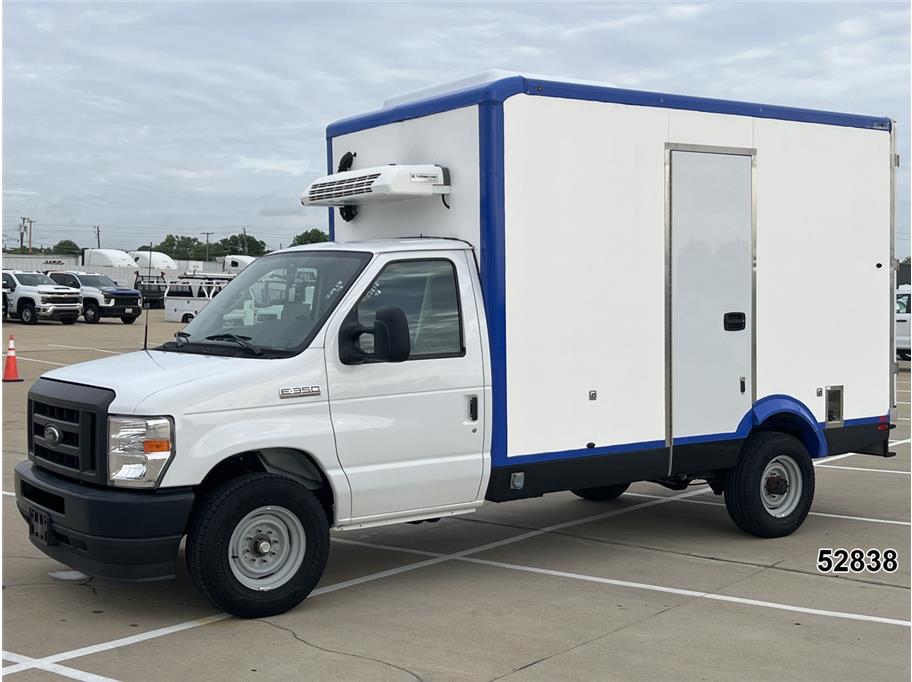 Used 2023 Ford E-350 - photo 1