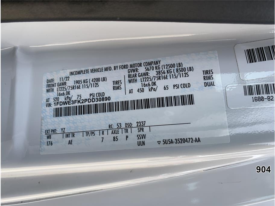 Used 2023 Ford E-350 - photo 19