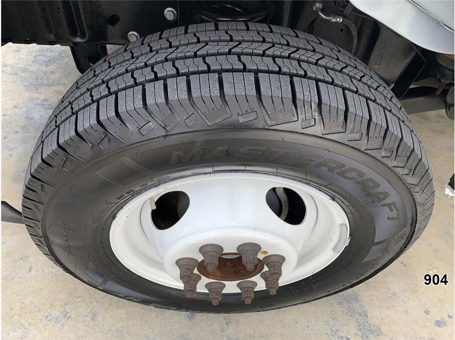 Used 2023 Ford E-350 - photo 21