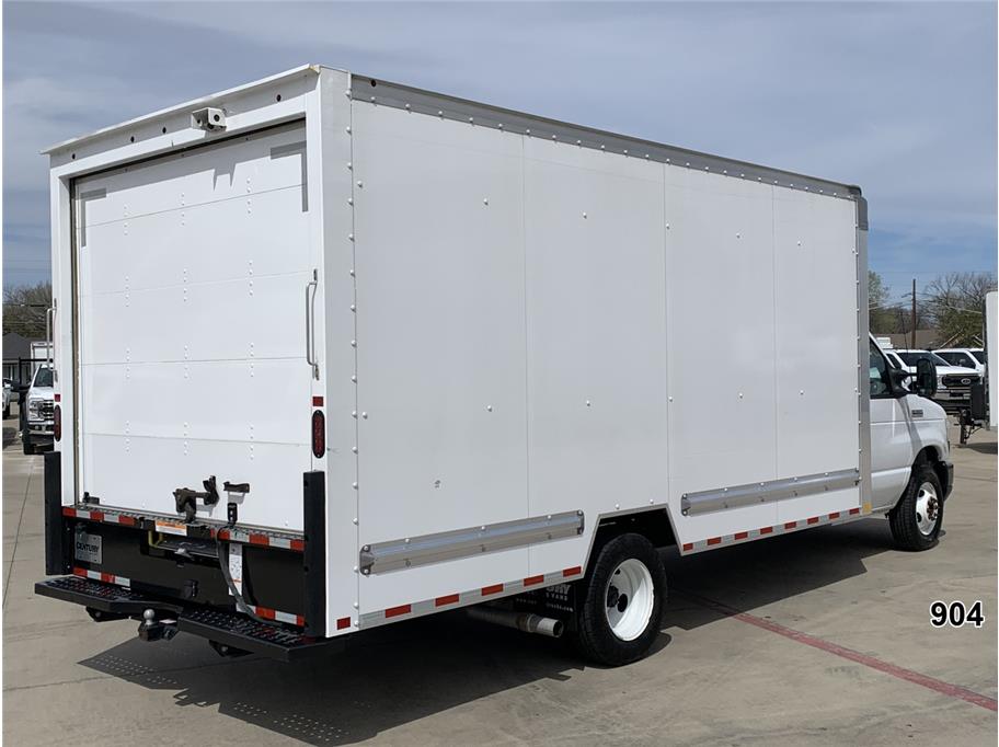Used 2023 Ford E-350 - photo 6
