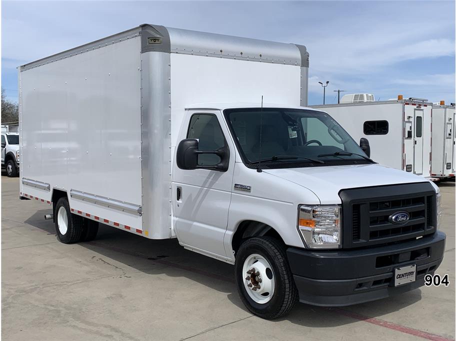 Used 2023 Ford E-350 - photo 7