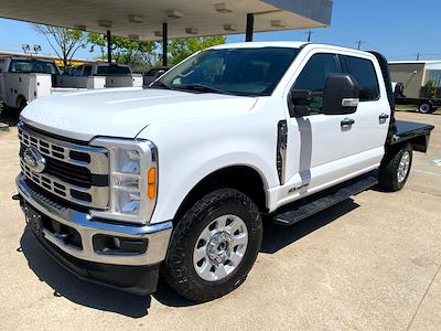 Used 2023 Ford F-250 XLT Crew Cab 4x4 Flatbed Truck for sale #302687 - photo 1