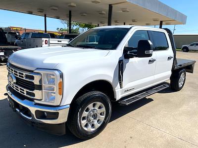 Used 2023 Ford F-250 XLT Crew Cab 4x4 Flatbed Truck for sale #302688 - photo 1