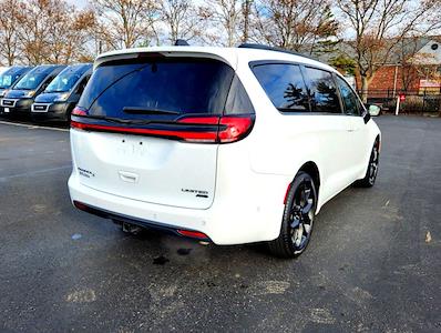 Used 2023 Chrysler Pacifica Limited AWD Minivan for sale #223330TSD - photo 2