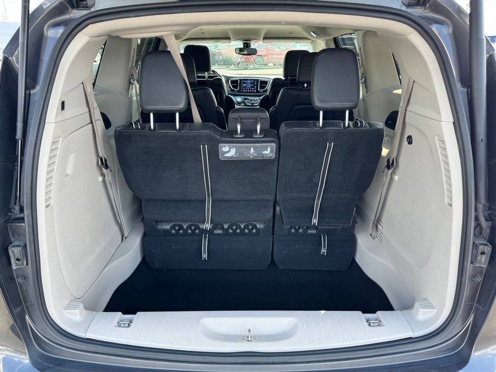Used 2018 Chrysler Pacifica - photo 10