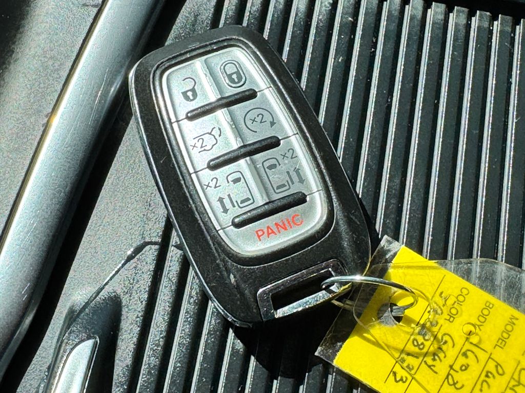Used 2018 Chrysler Pacifica - photo 25