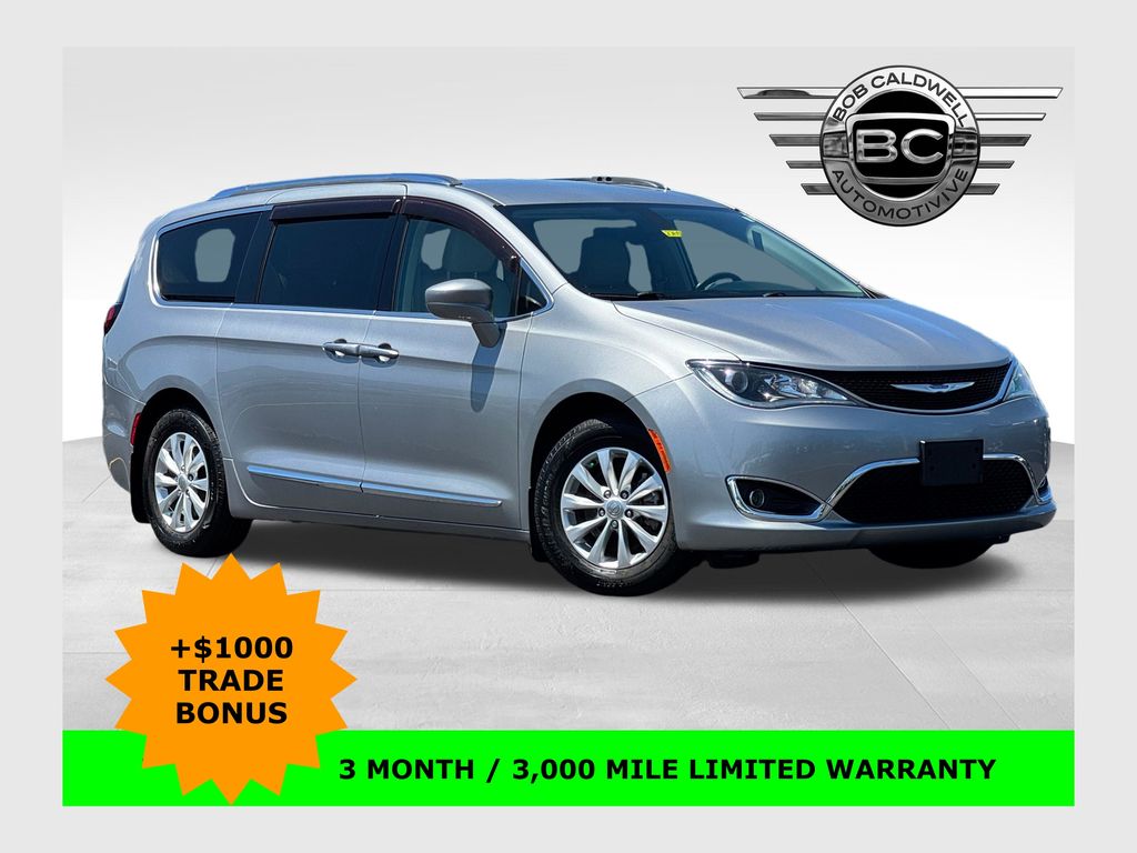 Used 2018 Chrysler Pacifica - photo 5