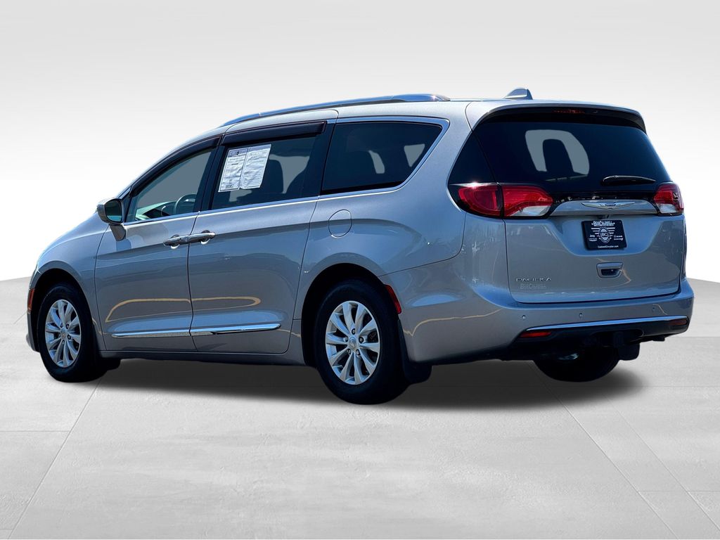 Used 2018 Chrysler Pacifica - photo 1