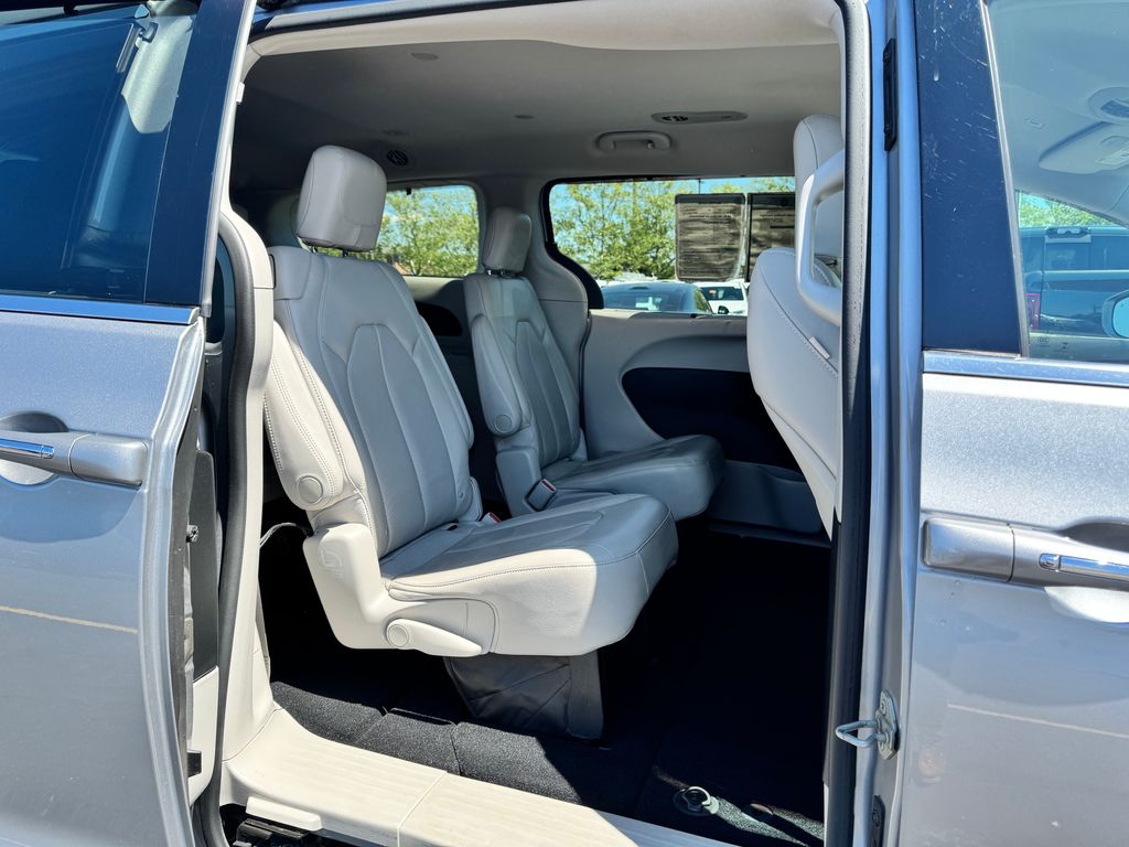 Used 2018 Chrysler Pacifica - photo 10