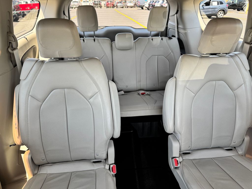 Used 2018 Chrysler Pacifica - photo 11