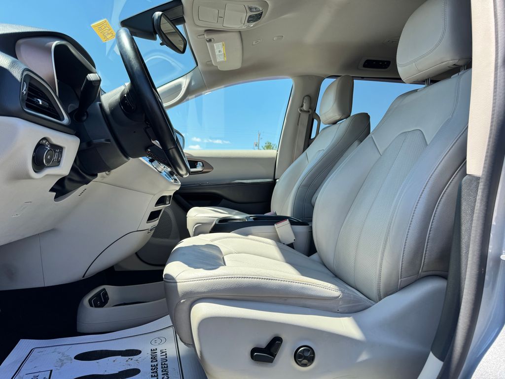Used 2018 Chrysler Pacifica - photo 14