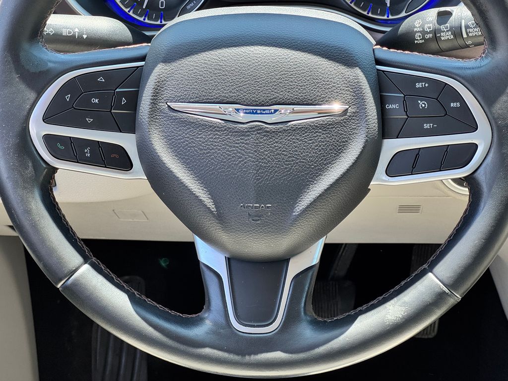 Used 2018 Chrysler Pacifica - photo 16