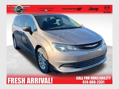 Used 2017 Chrysler Pacifica - photo 1
