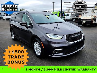 Used 2021 Chrysler Pacifica Touring L Minivan for sale #46920 - photo 1