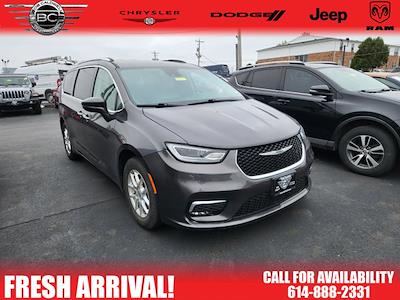 Used 2021 Chrysler Pacifica Touring L Minivan for sale #47013 - photo 1