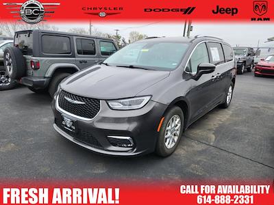 Used 2021 Chrysler Pacifica Touring L Minivan for sale #47013 - photo 2