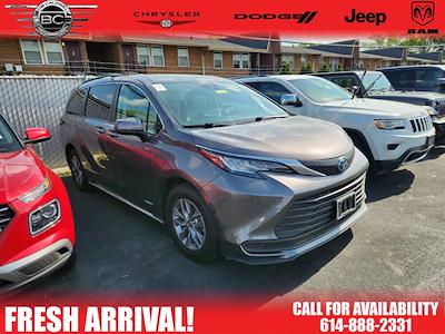 Used 2021 Toyota Sienna LE Minivan for sale #47150 - photo 1