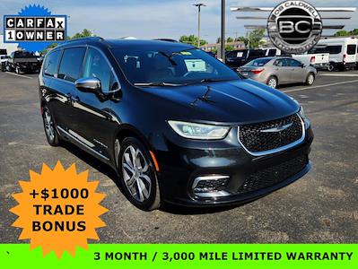 Used 2022 Chrysler Pacifica Pinnacle Minivan for sale #47470 - photo 1