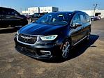 Used 2022 Chrysler Pacifica Pinnacle Minivan for sale #47470 - photo 4