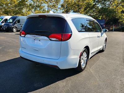 2018 Chrysler Pacifica FWD Minivan for sale #474701 - photo 2