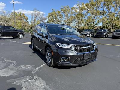2023 Chrysler Pacifica AWD Minivan for sale #47624 - photo 1