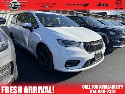 2023 Chrysler Pacifica FWD Minivan for sale #47639E - photo 1