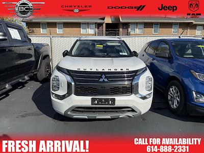 2022 Mitsubishi Outlander 4WD SUV for sale #47709 - photo 2