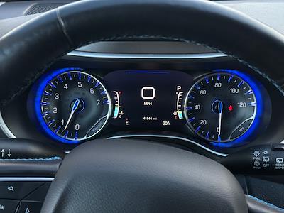 Used 2021 Chrysler Pacifica Touring L Minivan for sale #47823 - photo 1