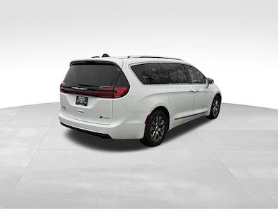 Used 2024 Chrysler Pacifica Pinnacle Minivan for sale #47829P - photo 2