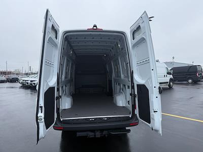 Used 2025 Mercedes-Benz Sprinter 2500 - photo 1