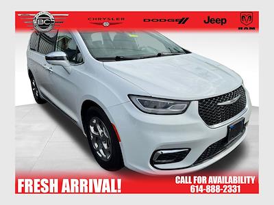 Used 2022 Chrysler Pacifica - photo 1