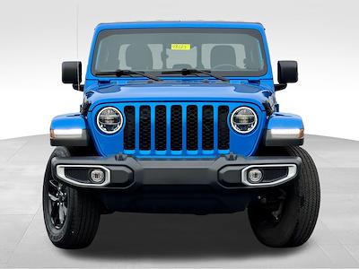 Used 2022 Jeep Gladiator - photo 1