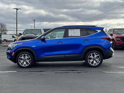 Used 2023 Kia Seltos - photo 1