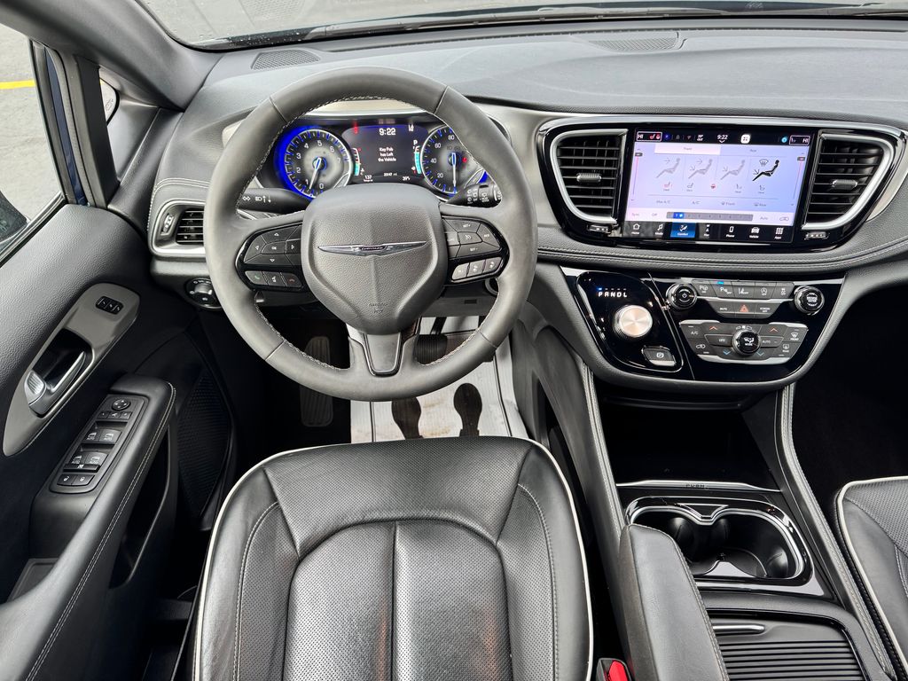 Used 2023 Chrysler Pacifica - photo 15