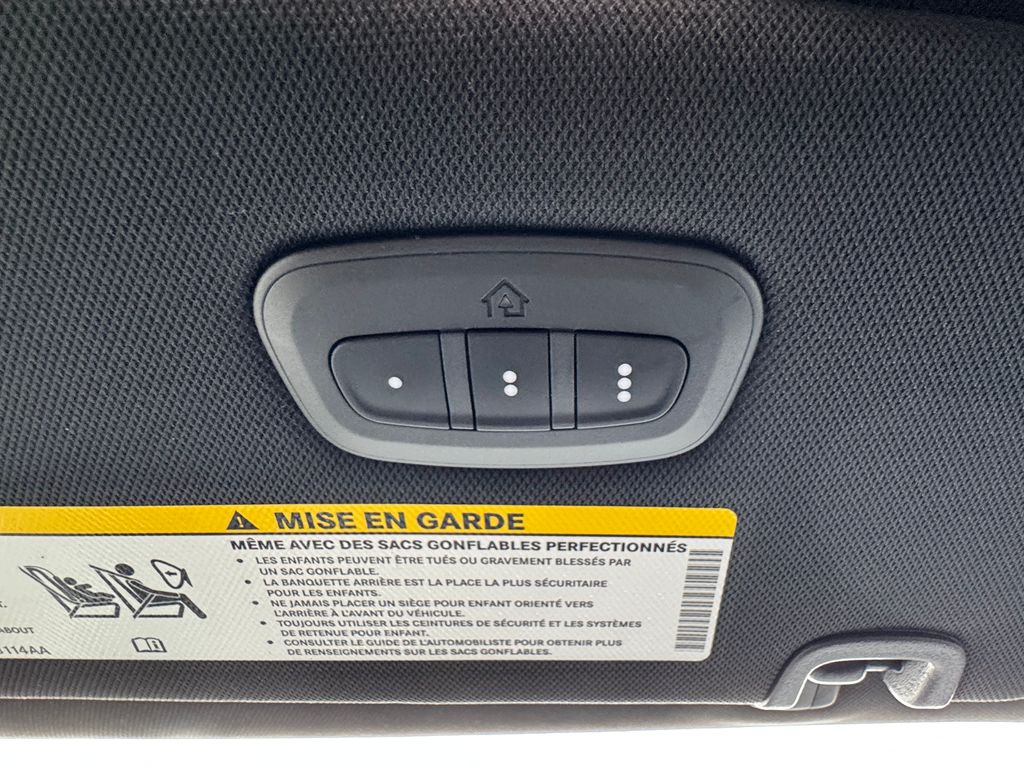 Used 2023 Chrysler Pacifica - photo 21