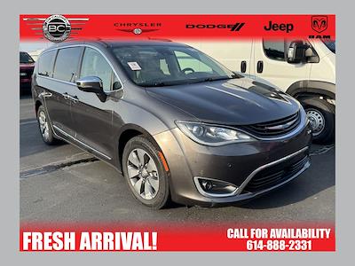 Used 2018 Chrysler Pacifica - photo 1