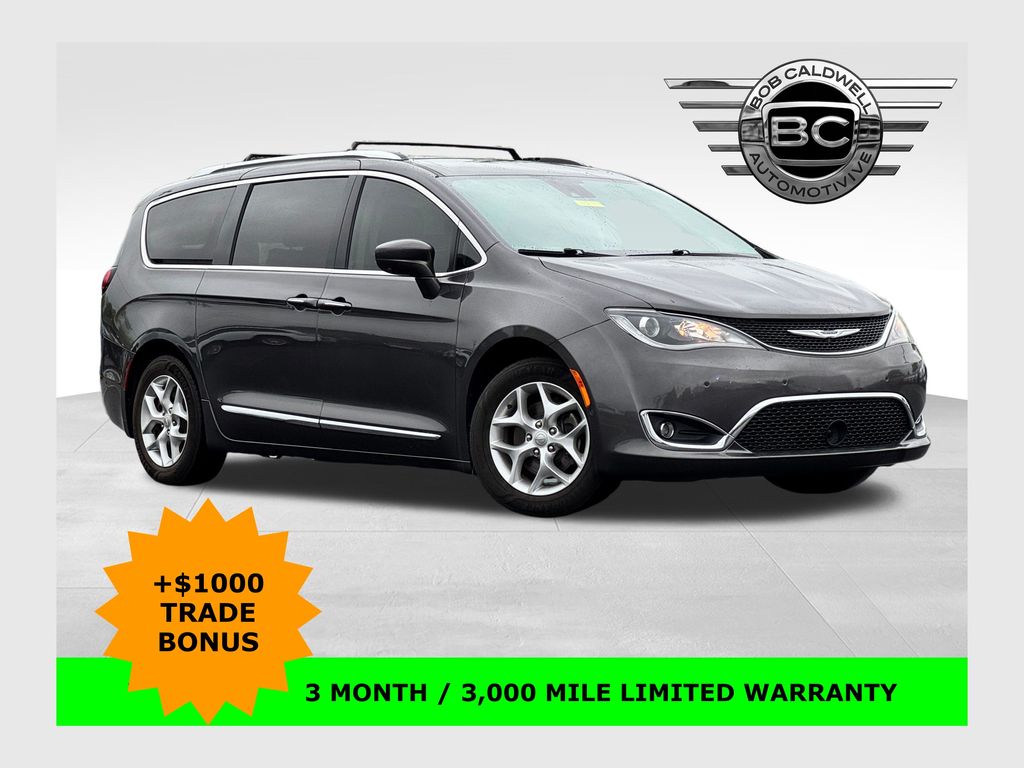 Used 2019 Chrysler Pacifica - photo 1