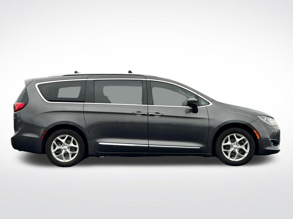 Used 2019 Chrysler Pacifica - photo 15