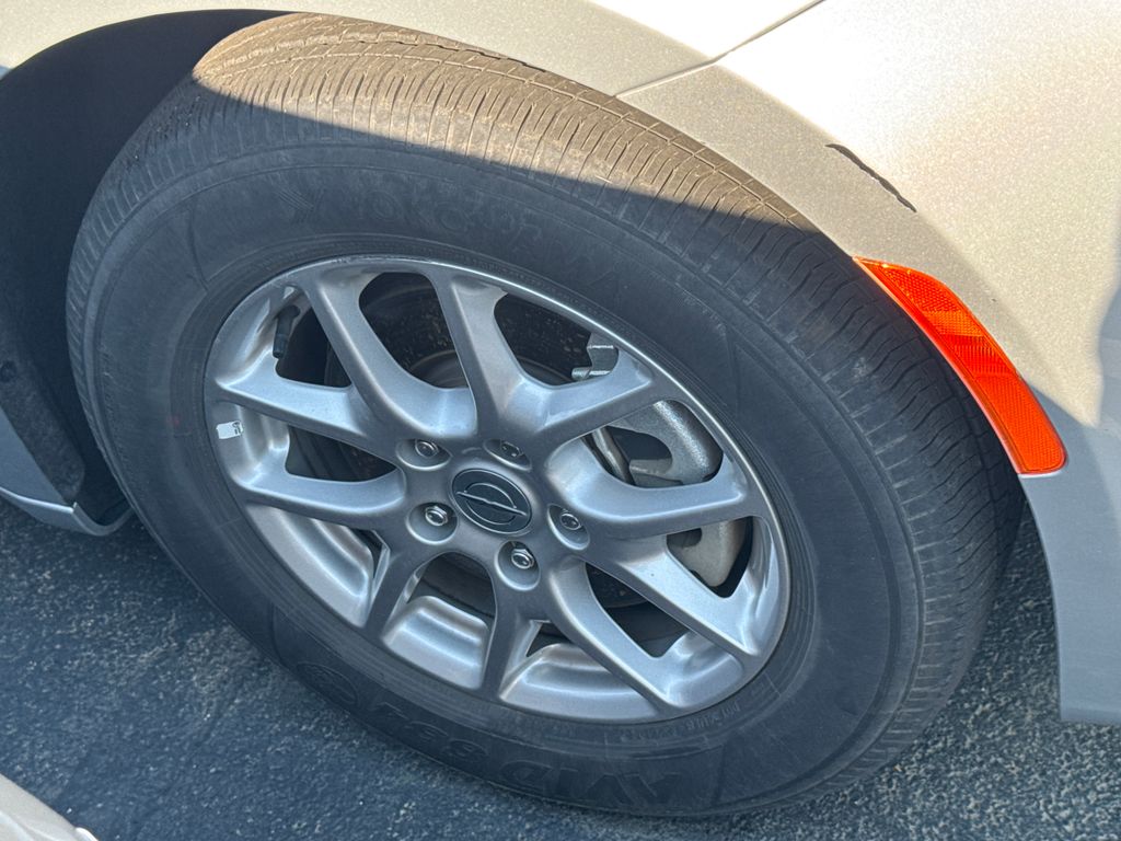 Used 2024 Chrysler Pacifica - photo 7