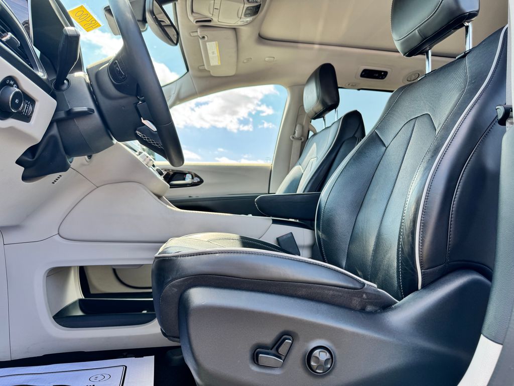 Used 2023 Chrysler Pacifica - photo 21