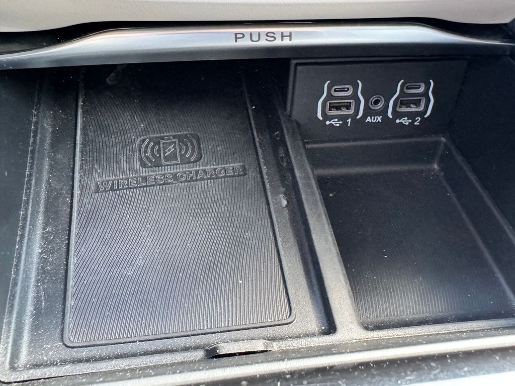 Used 2023 Chrysler Pacifica - photo 27