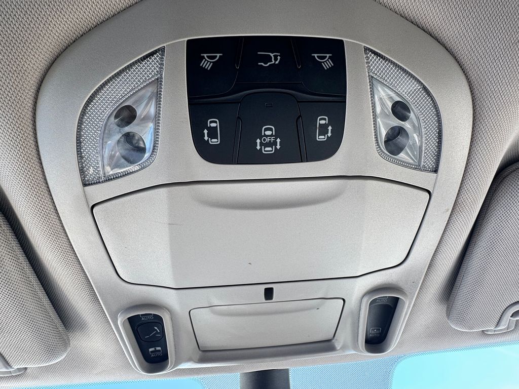Used 2023 Chrysler Pacifica - photo 30