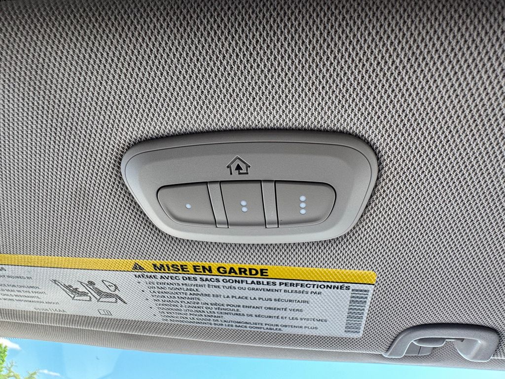 Used 2023 Chrysler Pacifica - photo 31