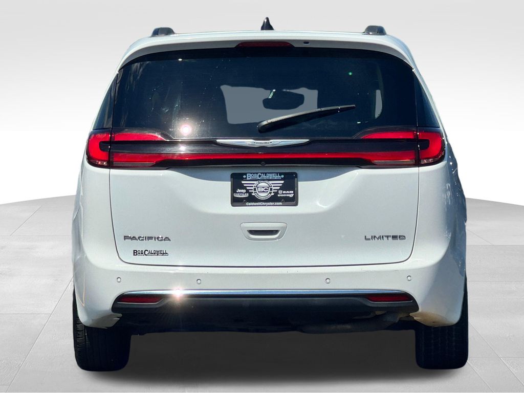 Used 2023 Chrysler Pacifica - photo 9