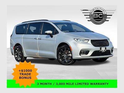 2023 Chrysler Pacifica AWD Minivan for sale #48484 - photo 1