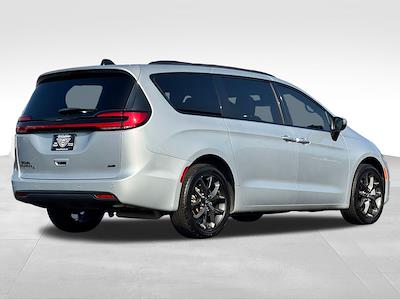 2023 Chrysler Pacifica AWD Minivan for sale #48484 - photo 2