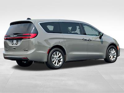 2023 Chrysler Pacifica AWD Minivan for sale #48637 - photo 2