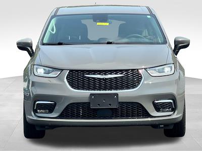 2023 Chrysler Pacifica AWD Minivan for sale #48637 - photo 2