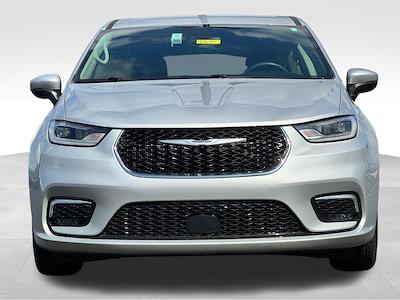 2023 Chrysler Pacifica FWD Minivan for sale #48684 - photo 2
